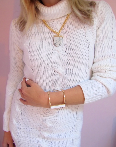 robe-pull-et-collier