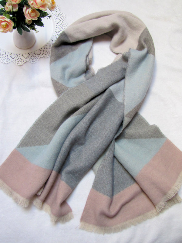 echarpe-plaid-carreaux-pastel