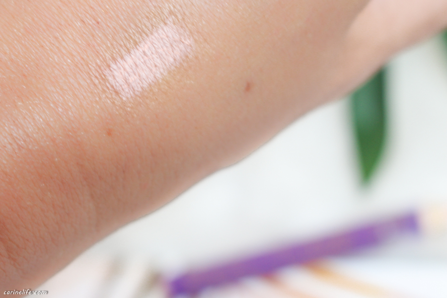 Bare necessities illumineur Jelly Pong Pong swatch