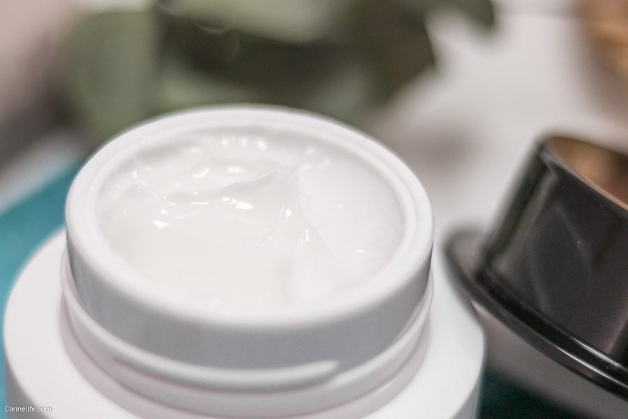 texture true cream moisturizing bomb Belif